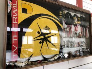 Vitrine-1